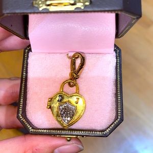 ✨Juicy Couture Rhinestone Heart Locket pendant✨